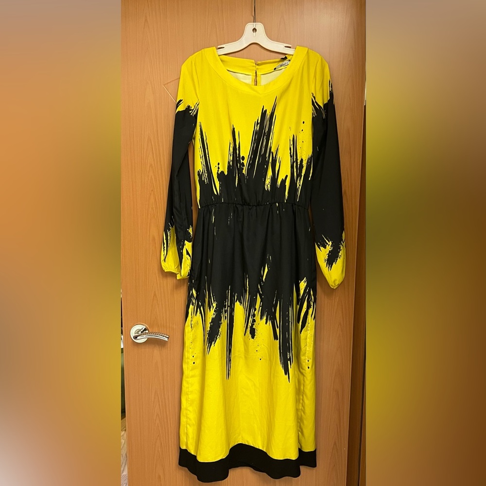 Siste’s Italian Long Sleeve Black and bright yellow-ish Green print Dress